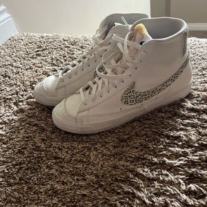 Nike cheetah print blazers. Only worn a few times. Women’s size 11.5